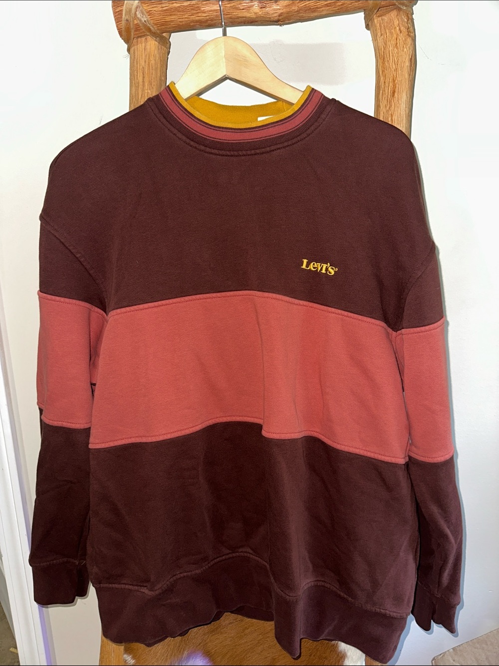 Levi’s Color Block Soft Sweatshirt